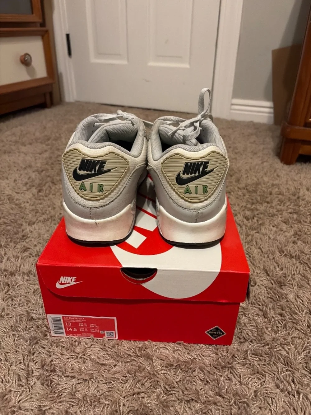 MENS SIZE 13 Air Max 90 GTX (Used)